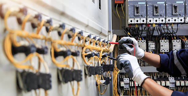 Professional Electrician technician working in Cambria, IL